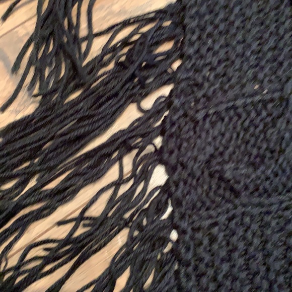 Black 🪶boho 💕shawl - Picture 5 of 8